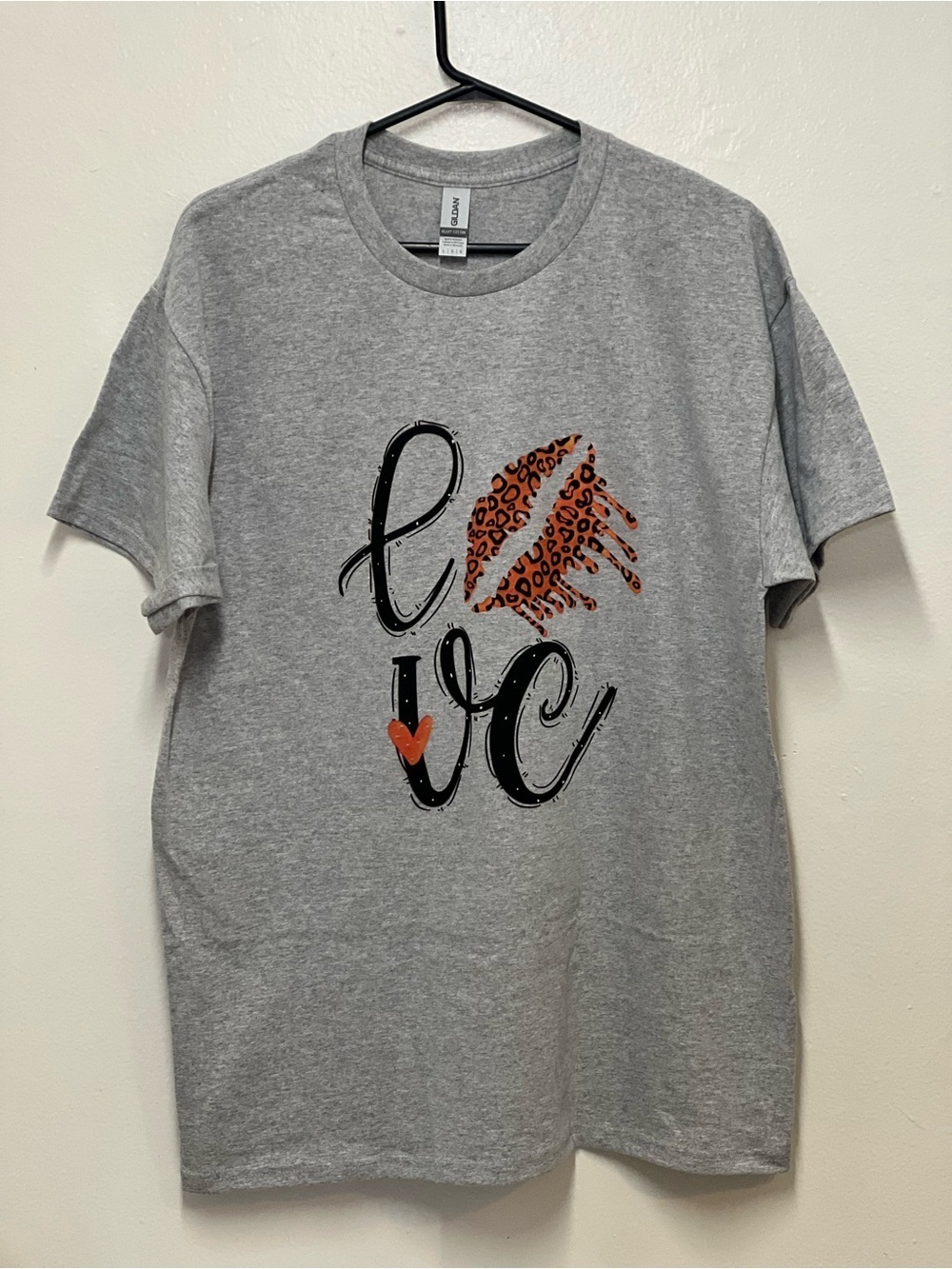 Gildan Gray Short Sleeve Tee with Love Lips Script - Picture 2 of 9
